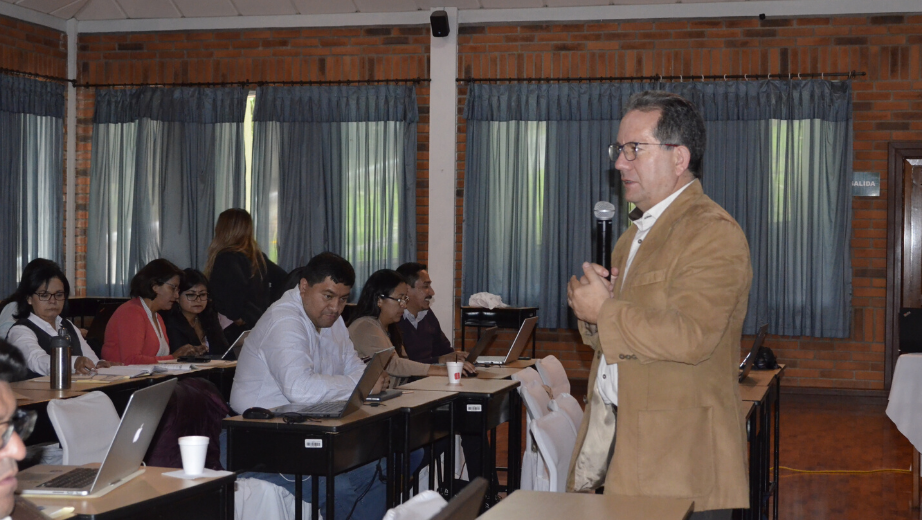 Participación de Pablo Farfán Pacheco, Director de la UNADEDVI