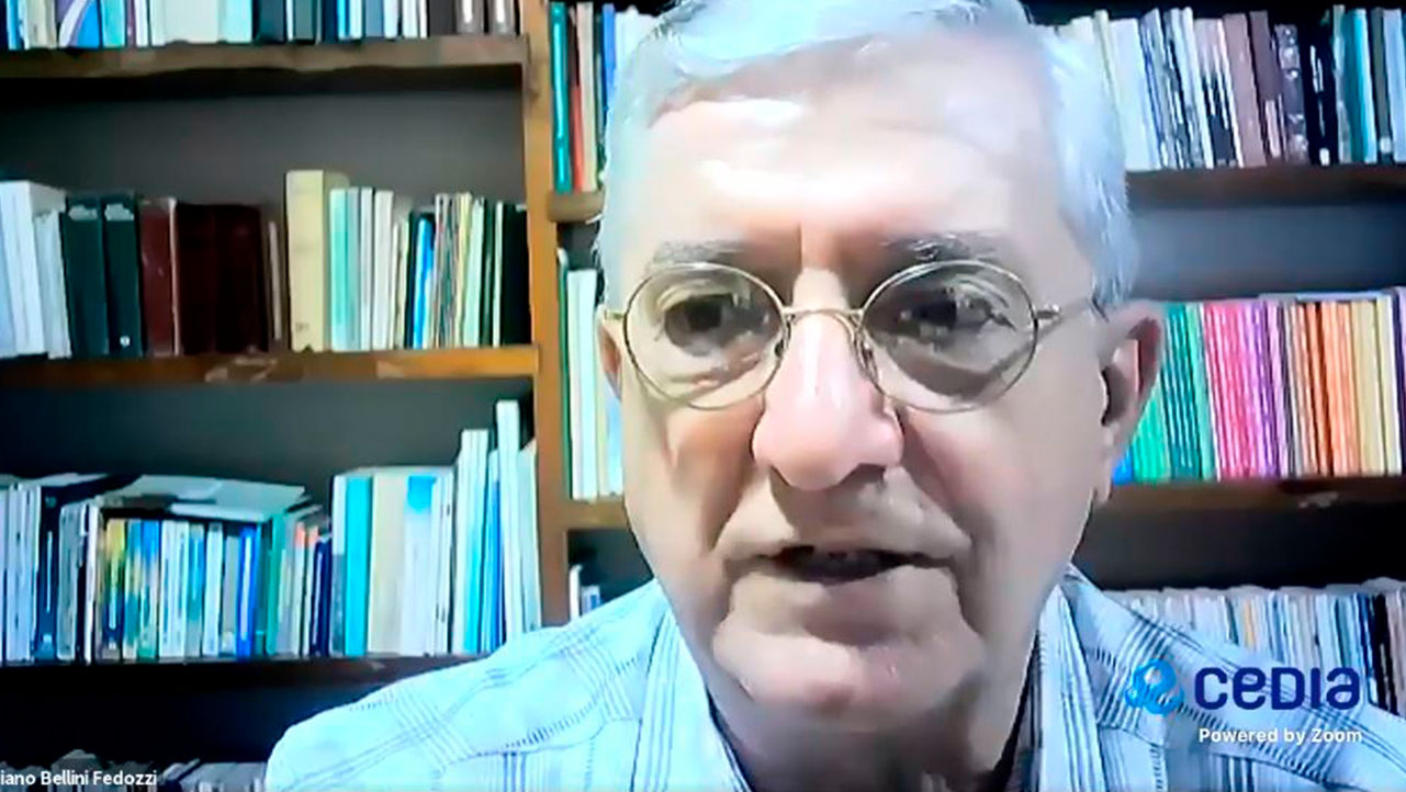 Padre Luciano Bellini Fedozzi, sdb., ex Rector de la UPS durante el conversatorio