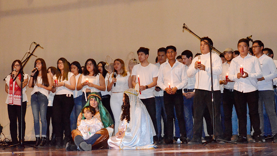 Estudiantes durante su presentación en el 