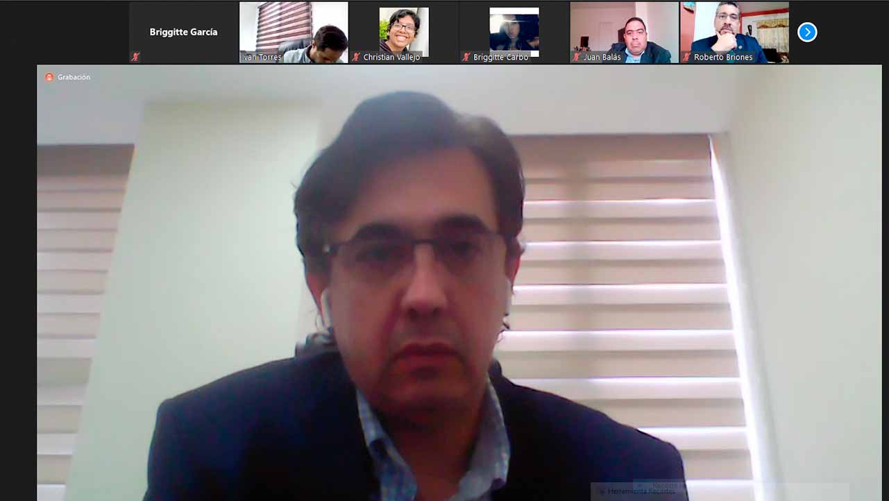 Andrés Bayolo, Director de la Carrera de Economía sede Guayaquil