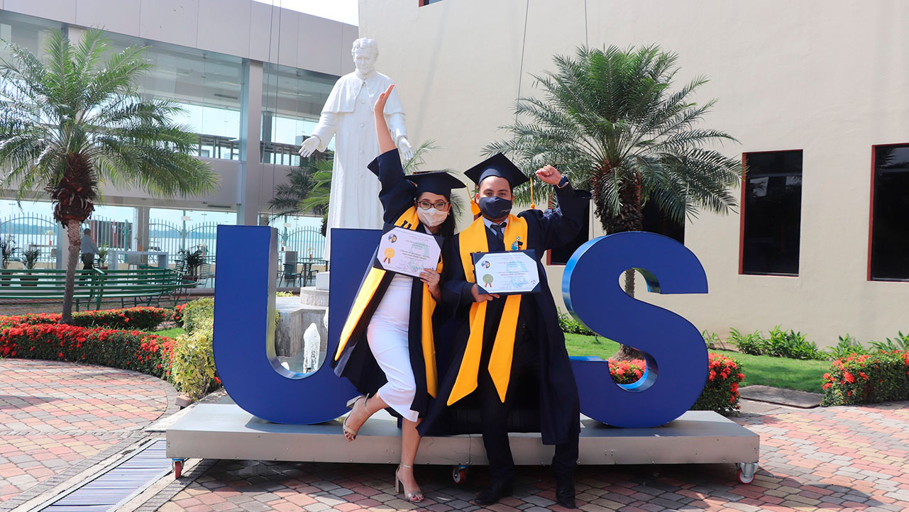 Graduados en la sede Guayaquil