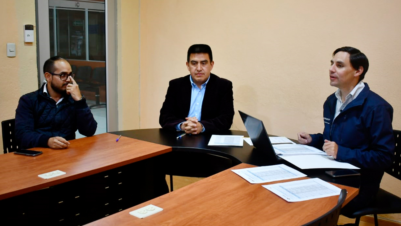 (De izq.) Gabriel León, Juan Pablo Bermeo y Juan Pablo Vázquez, jurado de la sustentación.