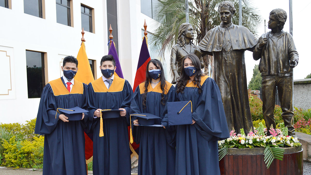 Graduados en el campus Sur de la sede Quito