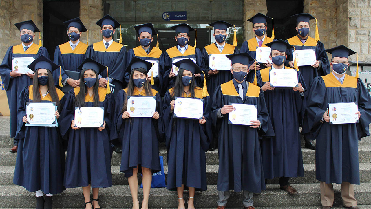 Graduados en el campus Sur de la sede Quito