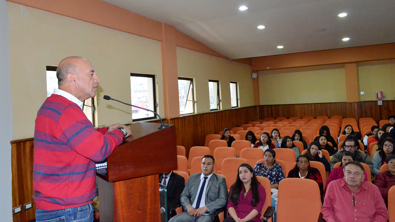 Jonh Atiencia, Director Distrital del MAG provincia del Azuay durante su intervención