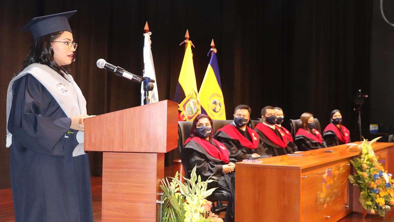 Ana Cristina Crespo, mejor graduada de la Maestría en Administración de Empresas