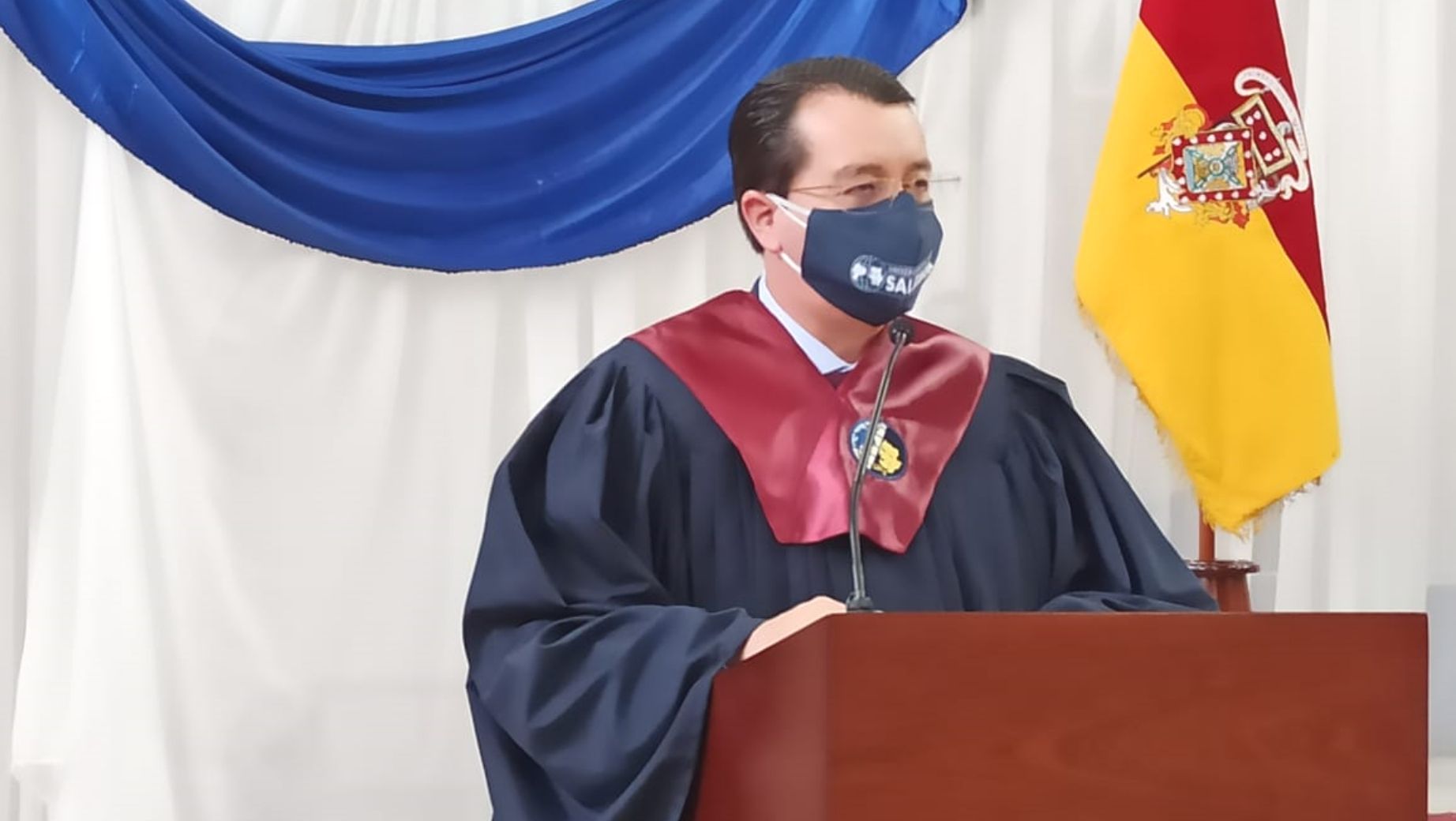 P. Juan Cárdenas durante su discurso a los nuevos graduados salesianos