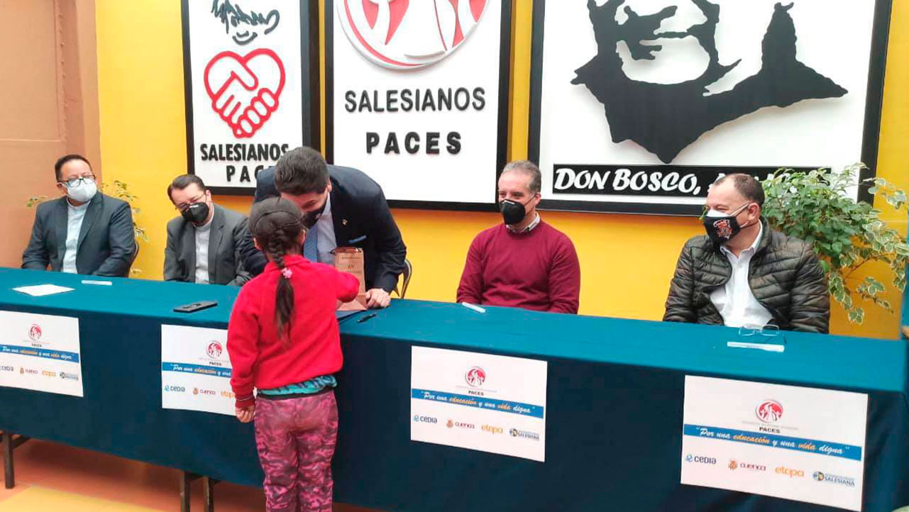 Reunión que mantuvieron las autoridades de la UPS con las empresas municipales de Cuenca