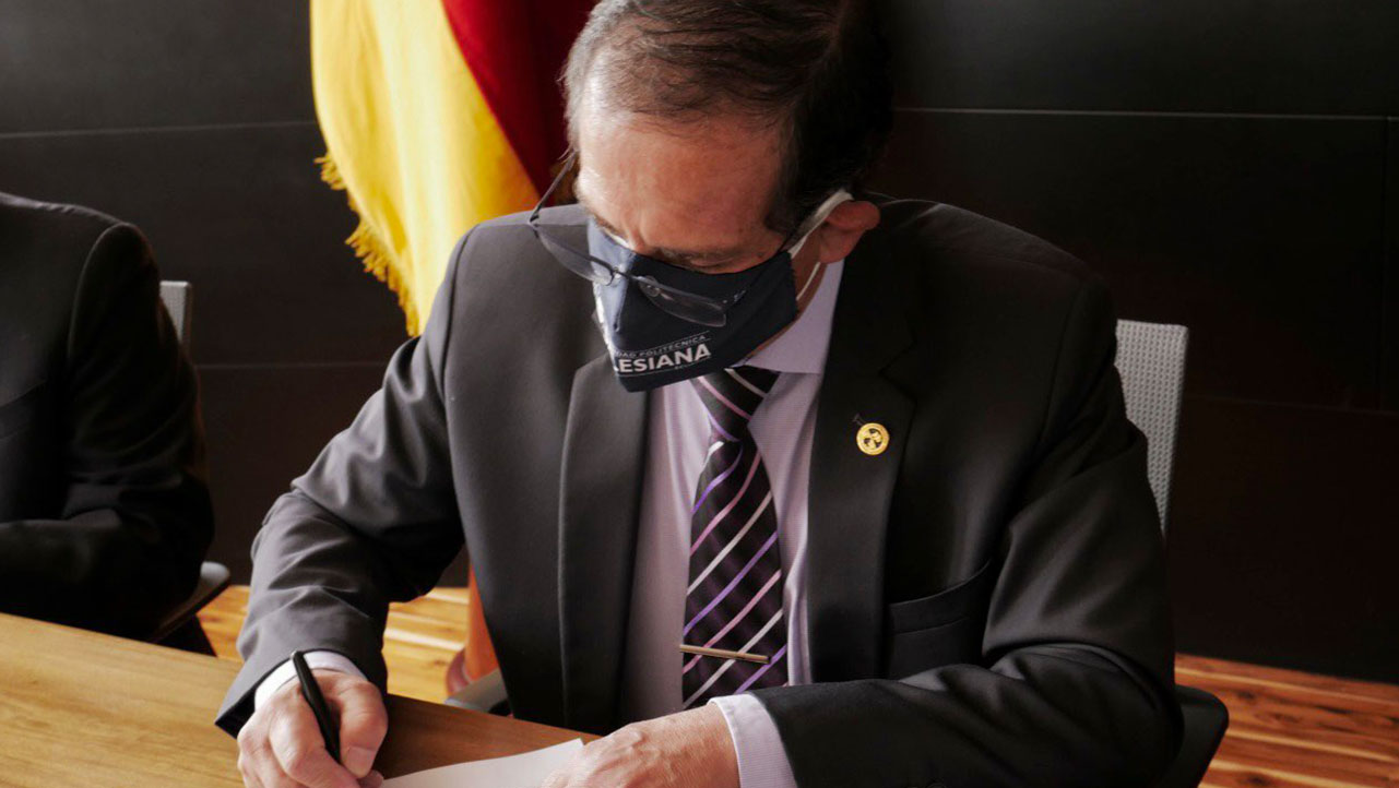 Fernando Moscoso, Vicerrector de la sede Cuenca durante la firma del convenio