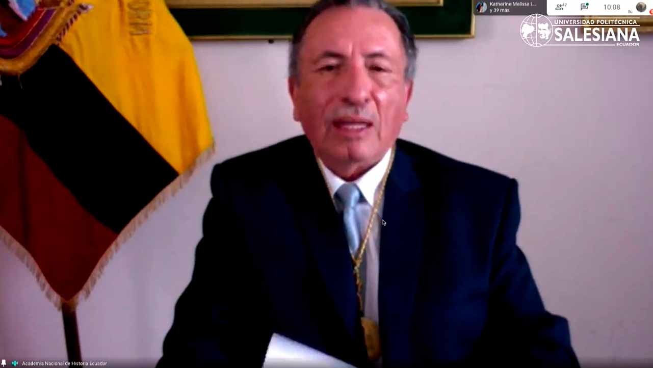 Dr. Franklin Barriga López durante su discurso de bienvenida a la sesión solemne