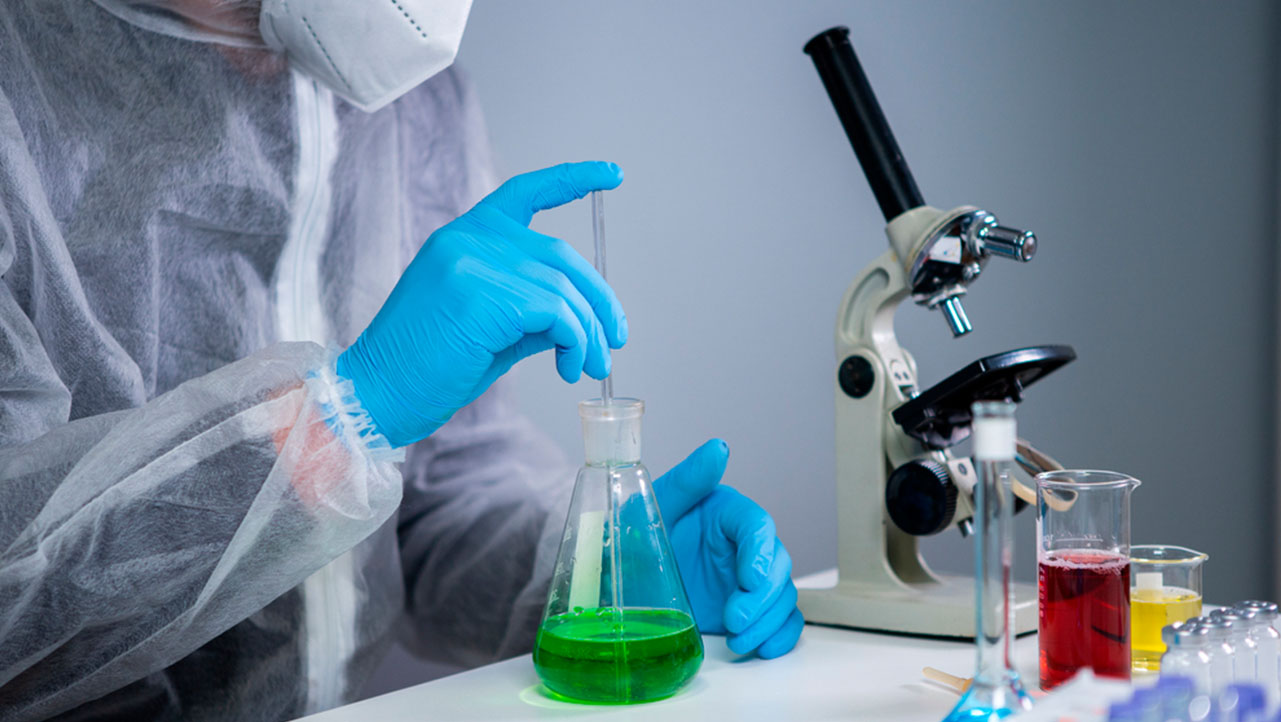 Estudiantes de la carrera de Biotecnología de la sede Cuenca presentan sus proyectos integradores