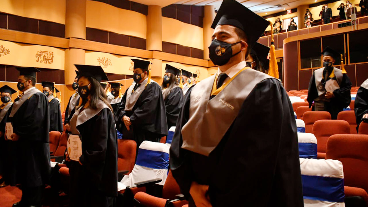 Graduados de Posgrados UPS reciben su título de cuarto nivel