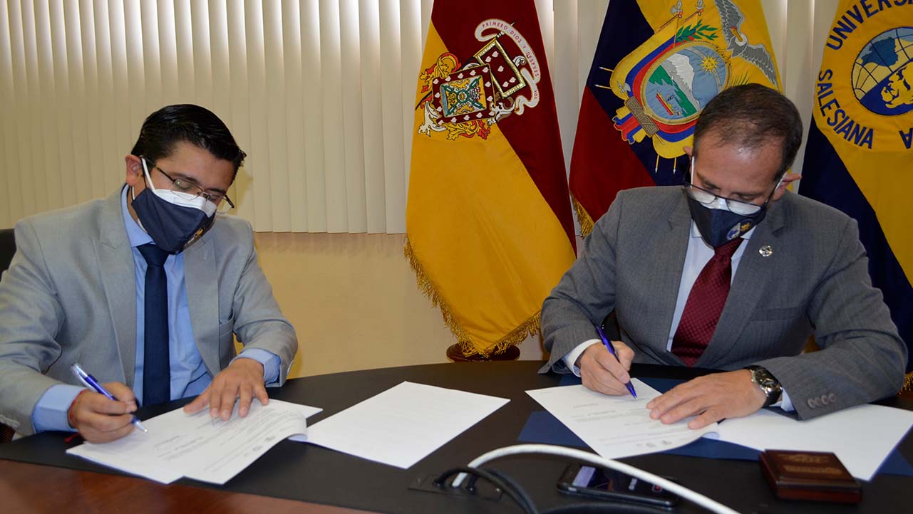 (de izq.) Felipe Moscoso y Fernando Moscoso Merchán durante la firma del convenio