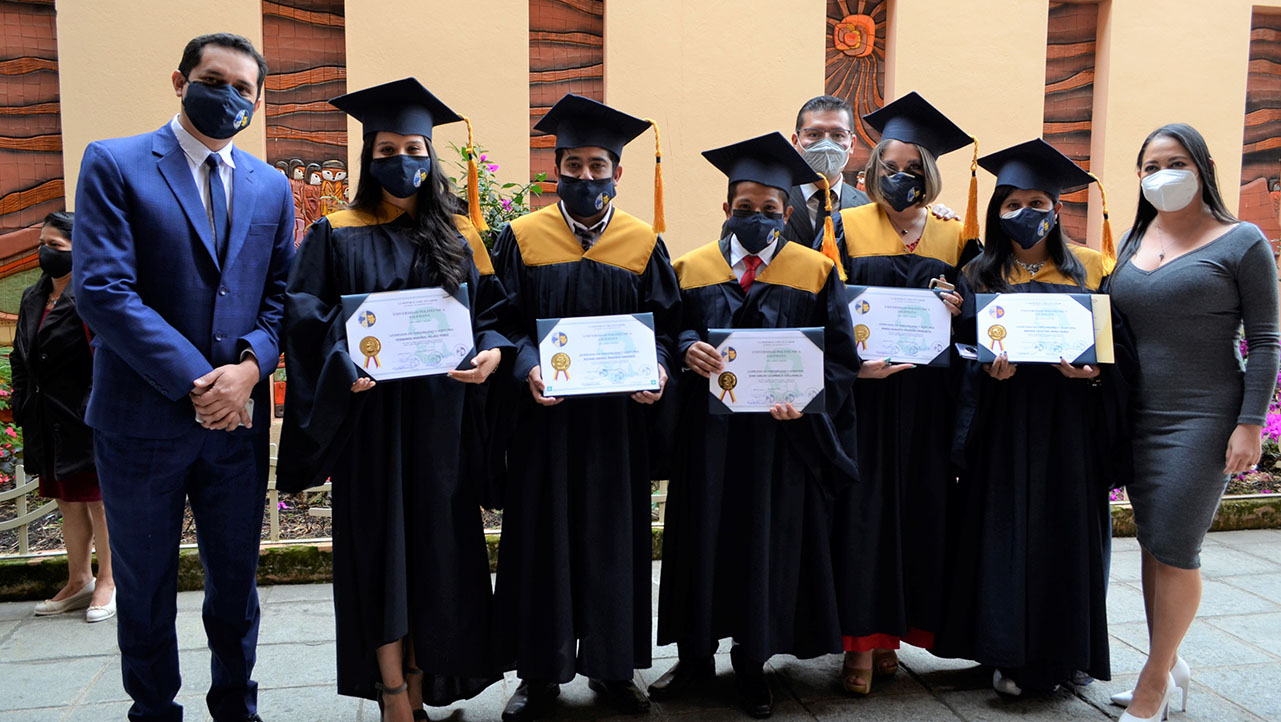 Graduados de la Universidad Politécnica Salesiana - sede Cuenca