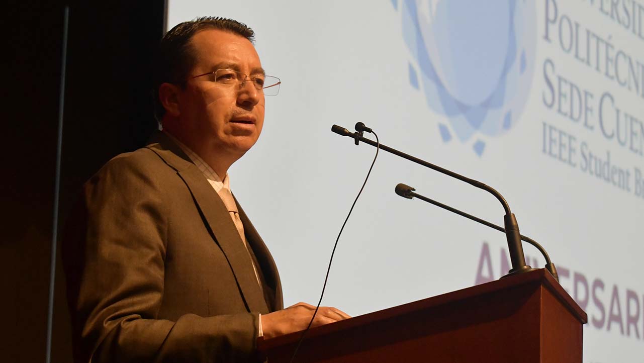 P. Juan Cárdenas durante su intervención