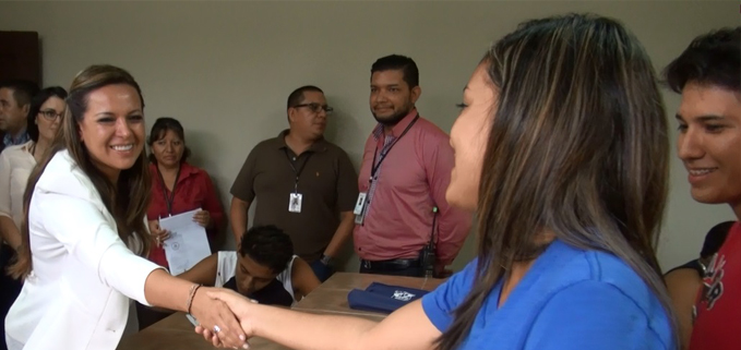 Estudiantes de la UPS con la Ministra de Justicia Ab. Lady Zuñiga