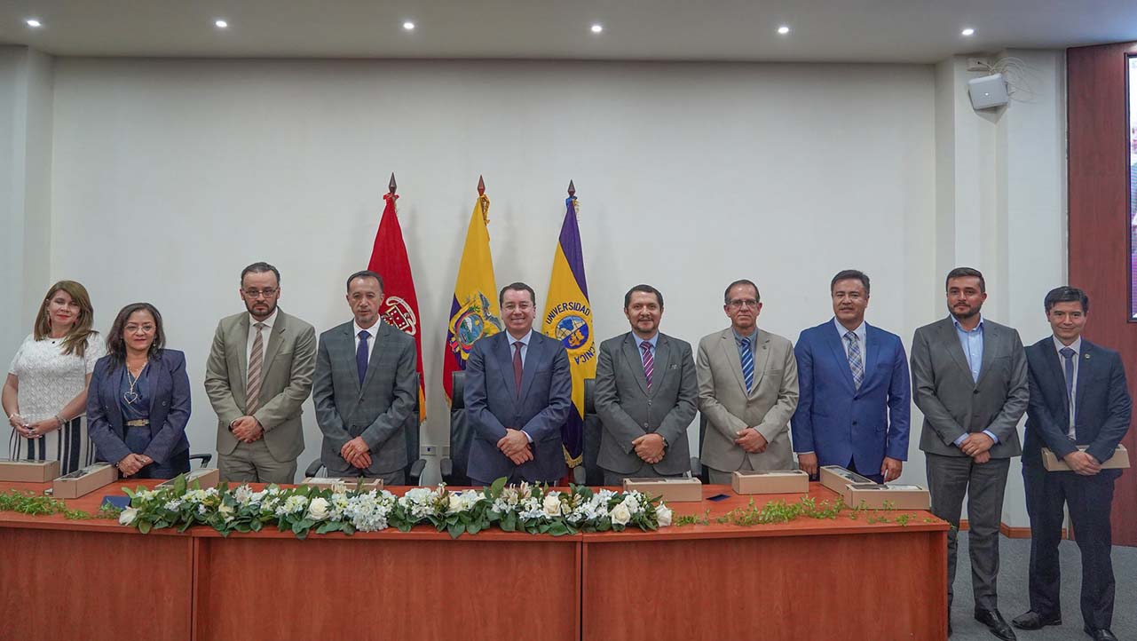 Autoridades de la UPS durante la inauguración del Doctorado en Ciencias Computacionales