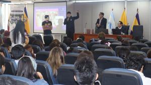 Estudiantes conocen sobre IA: Chatbots para la Educación del Futuro