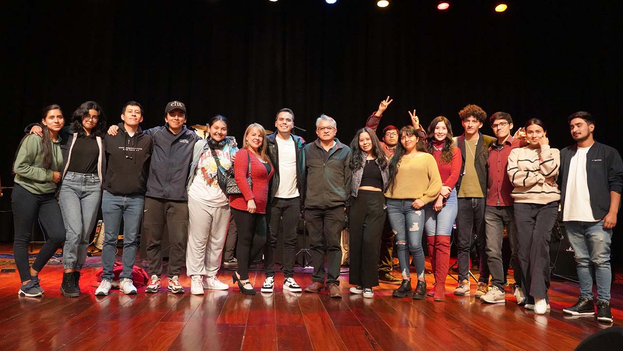 Concursantes y jurado calificador del concurso Voces de Santa Cecilia edición 2023