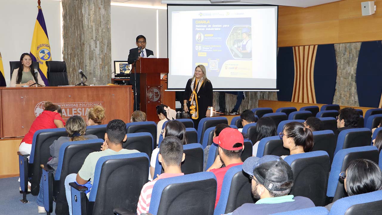 Mónica Arteaga during her talk