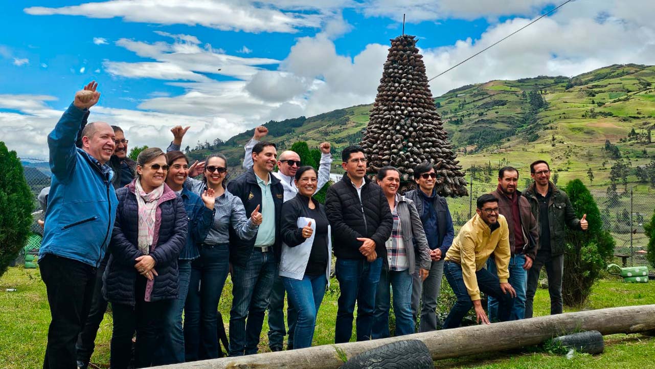 Delegaciones de las universidades durante el proyecto: “El arado más largo del mundo”