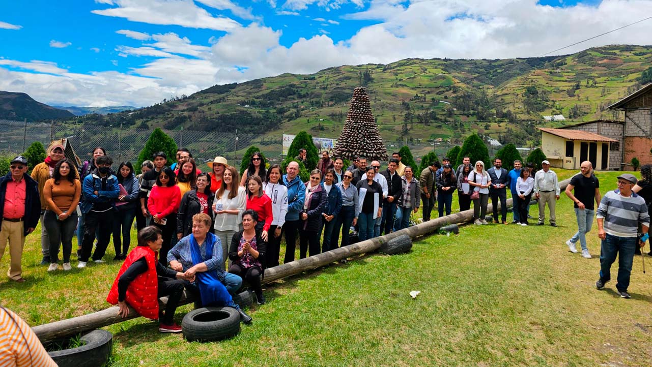 Delegaciones de las universidades durante el proyecto: “El arado más largo del mundo”
