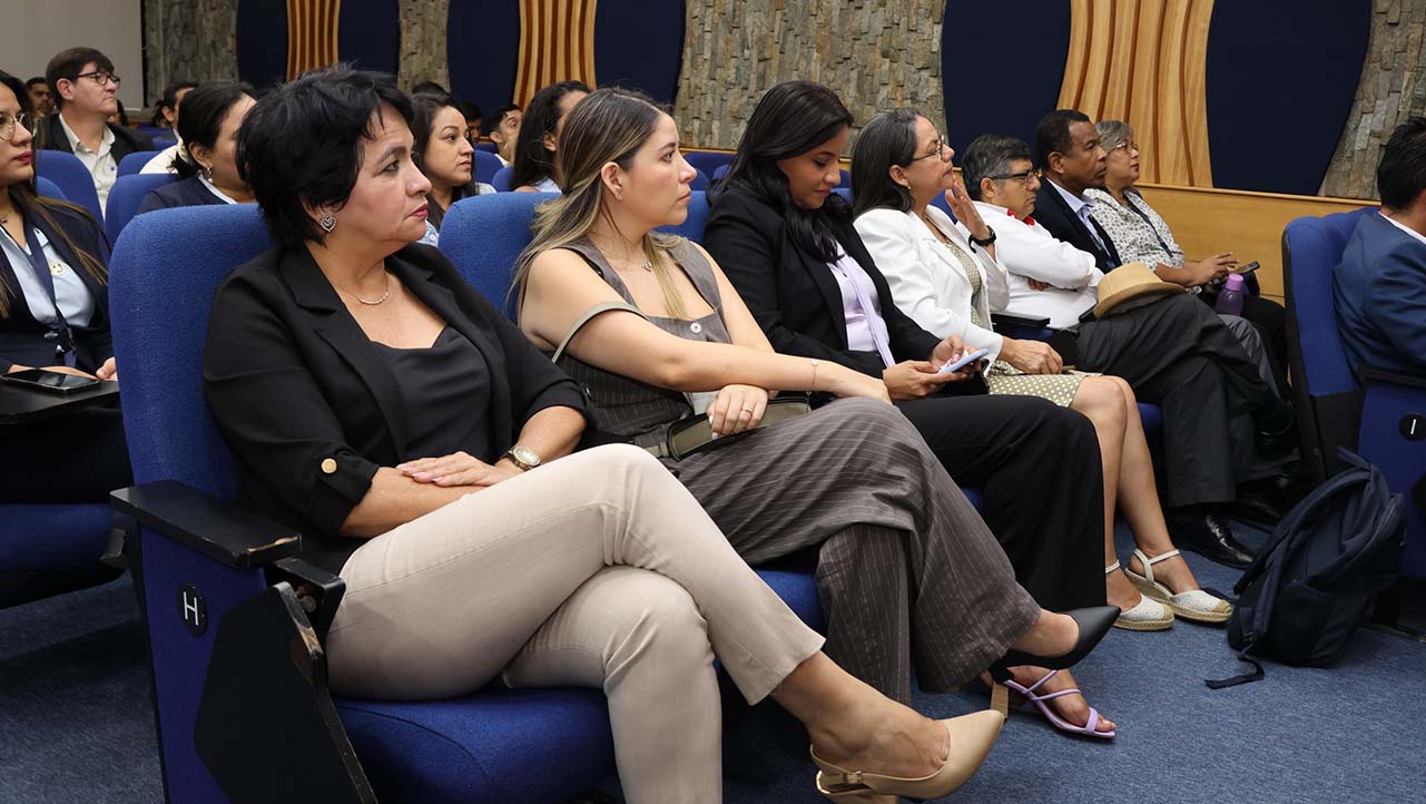Administrativos de la sede Guayaquil presentes en el evento de Rendición de Cuentas UPS 2023