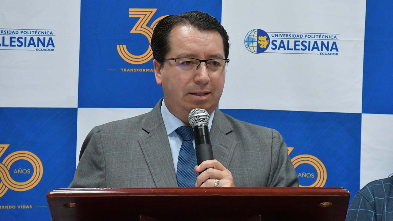 P. Juan Cárdenas durante su intevención en la inauguraciín del nuevo campus en la ciudad de Macas