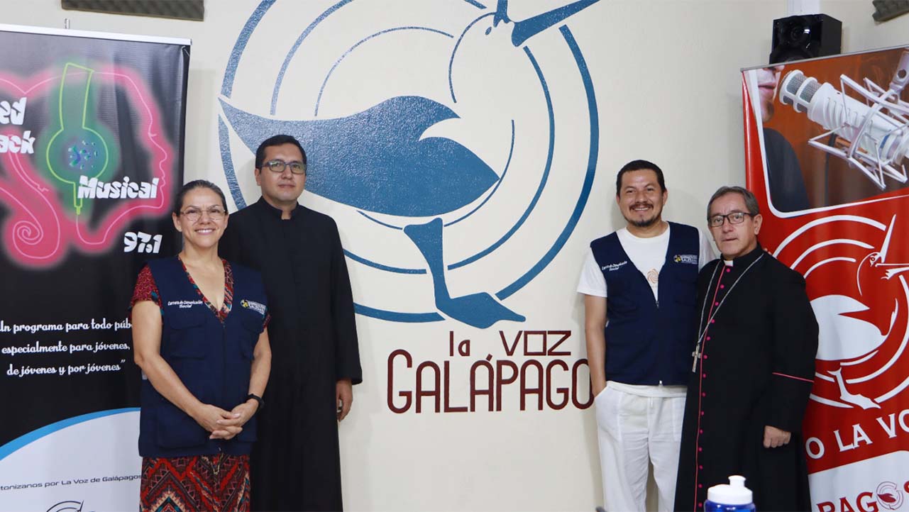 Con más de medio siglo de servicio comunitario, el Vicariato ha liderado iniciativas educativas y mediáticas en las islas encantadas