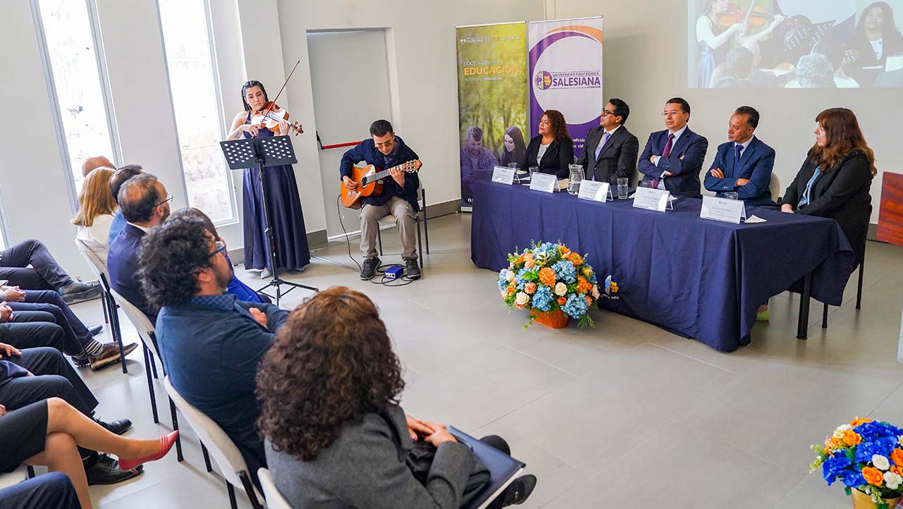 Intervención musical por Karol Caicedo y Alexis Castelo