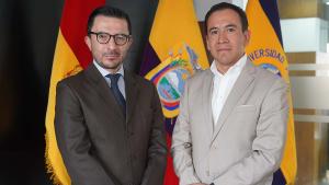 (De izq.) Juan Carlos Bermúdez y Vicente Solano docentes y profesionales del Derecho de la UPS