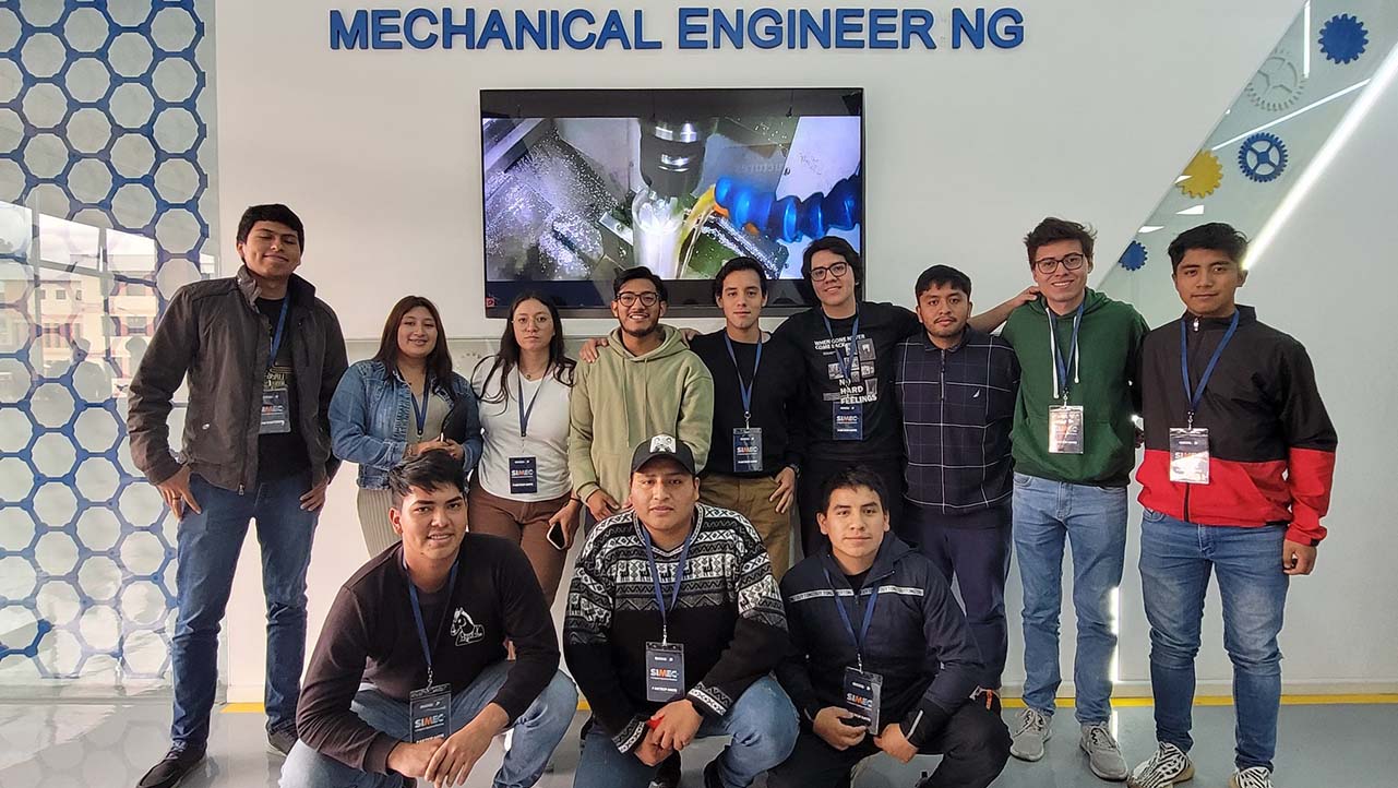 Estudiantes que son parte de los Workshops en el marco del II SIMEC 2024