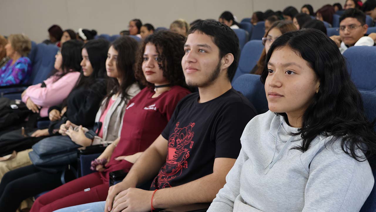 Estudiantes pertenecientes a las carreras de Educación