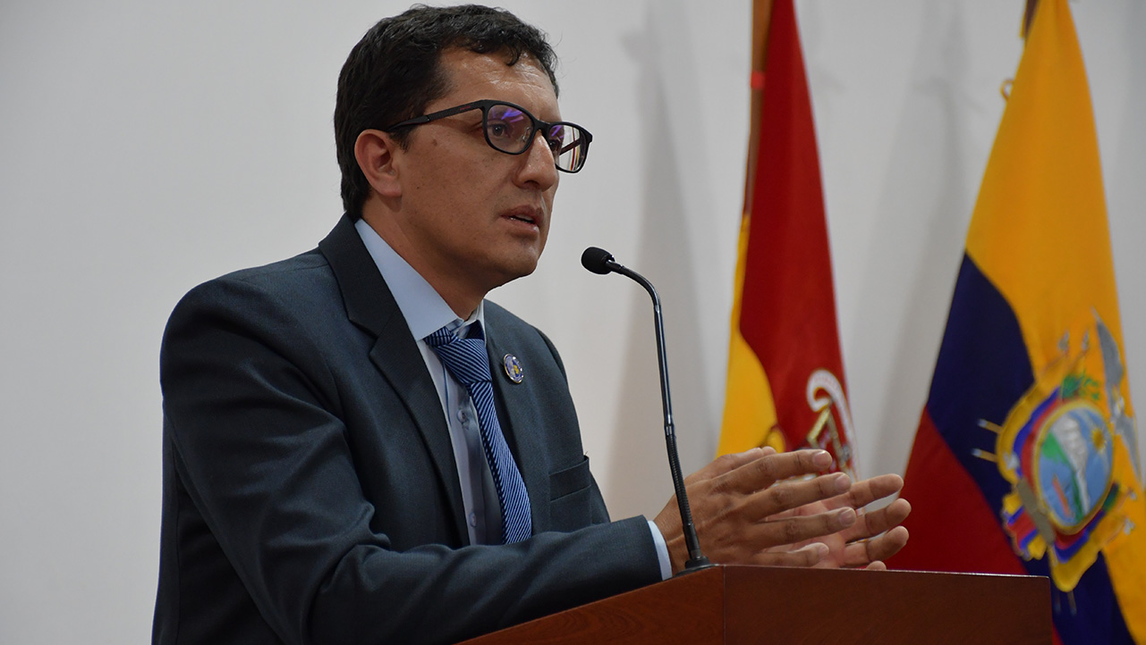 Ing. Marco Carpio durante su intervención en las Charlas técnicas Prospectiva de la Energía Eléctrica en el Ecuador y Desafíos y Avances en el Sector Energético del Ecuador