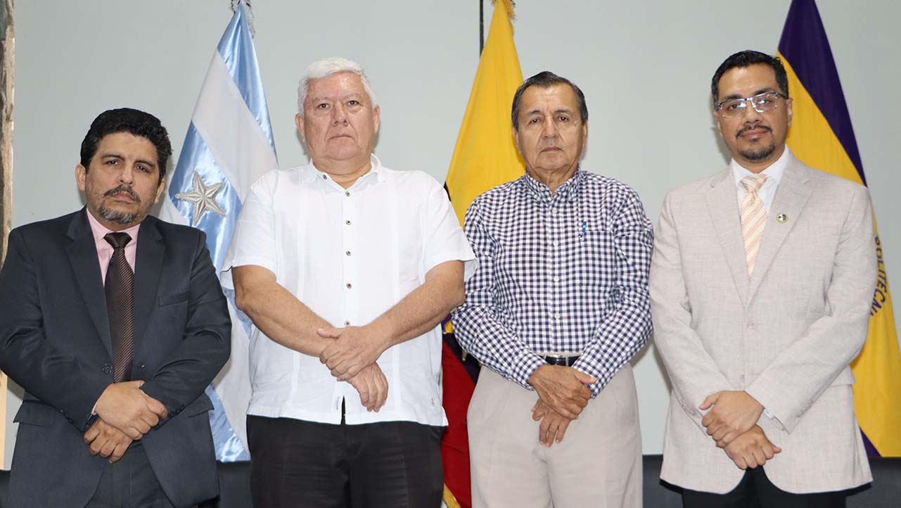 Invitados que participaron en el conversatorio