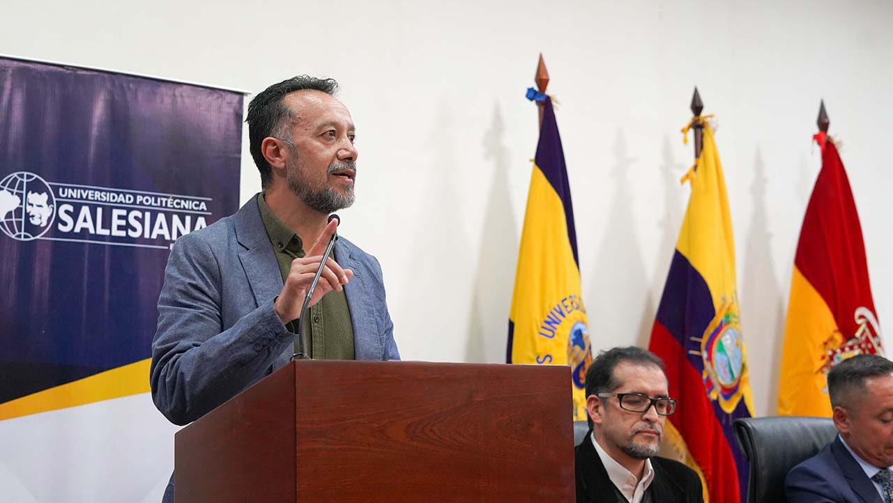 Fernando Pesántez conversa con los asistentes sobre la importancia de estos cursos