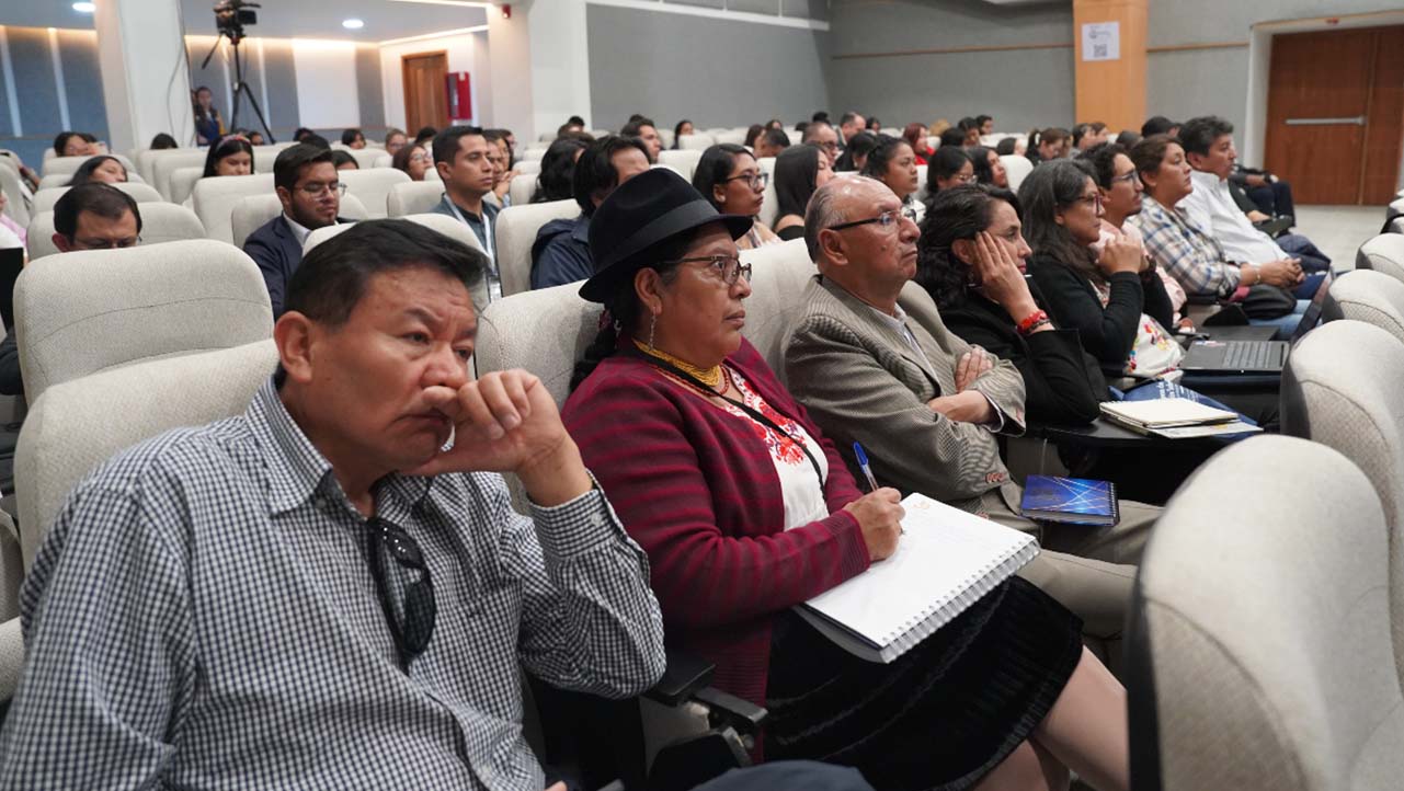 Participantes durante las conferencias magistrales