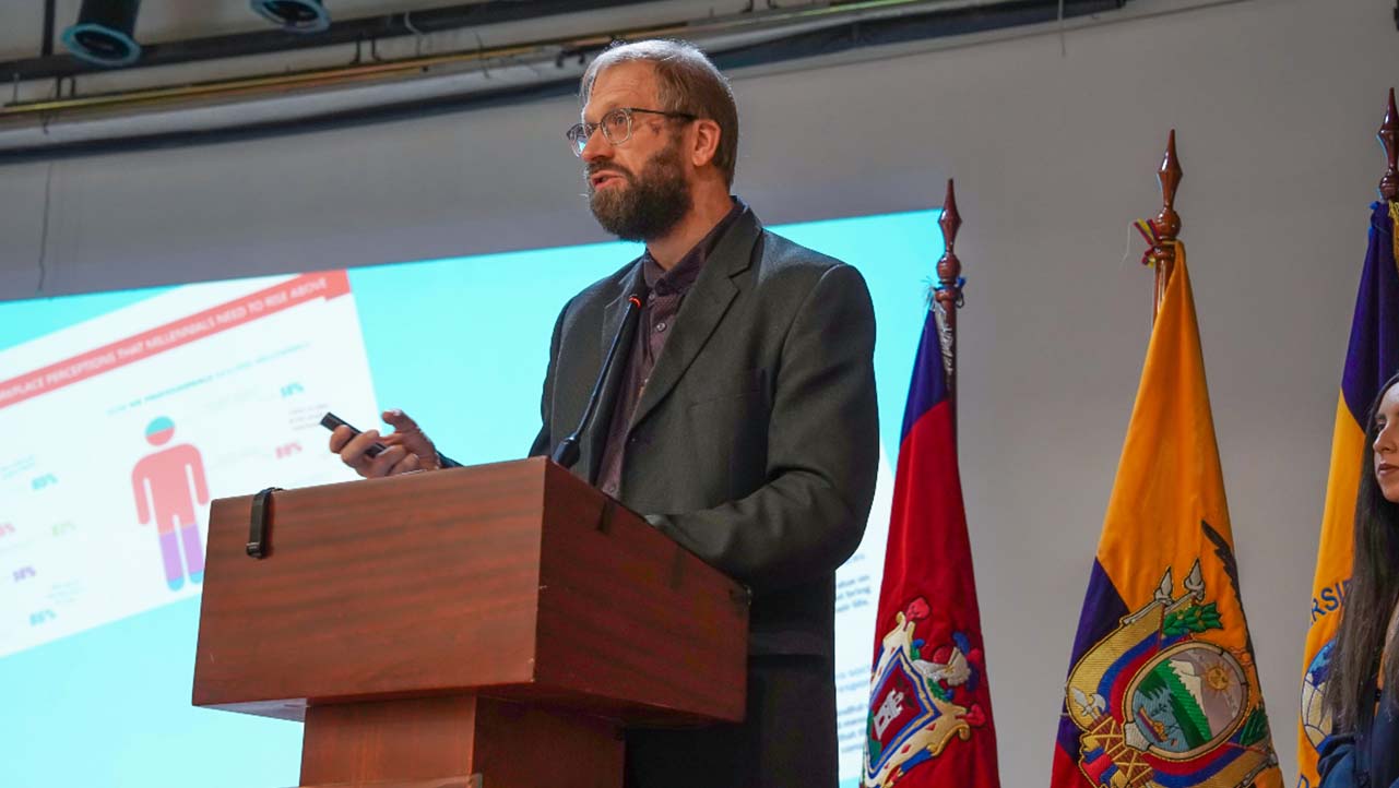 P. Michal Vojtáš durante su conferencia magistral en el primer día de congreso