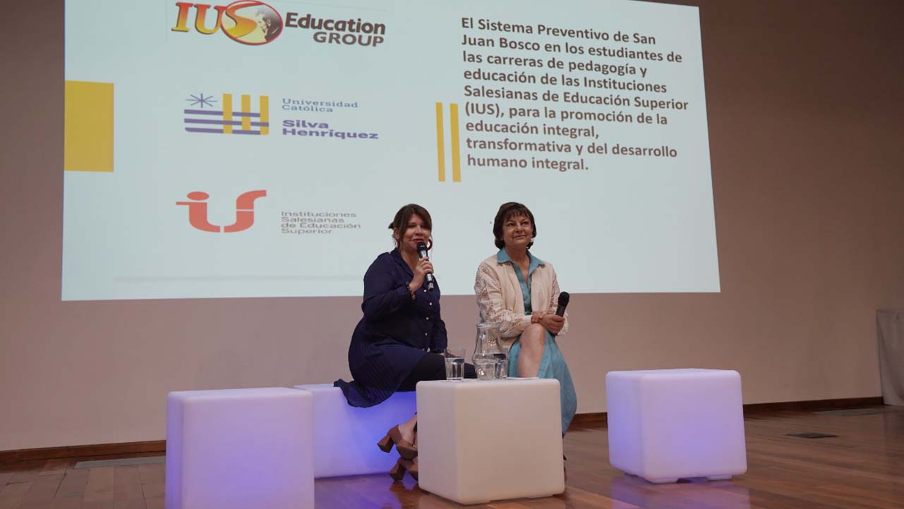 Presentación de proyectos de investigación junto a otras IUS