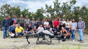 Estudiantes, docentes y agroproductores en el cantón Santa Isabel