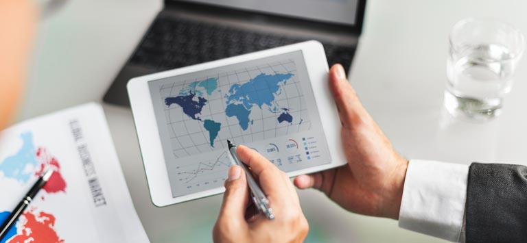 Banner de la Carrera de Comercio Exterior - En Línea