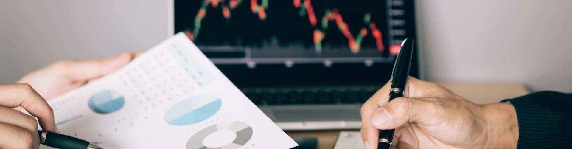 Banner de la Carrera de Finanzas en Línea