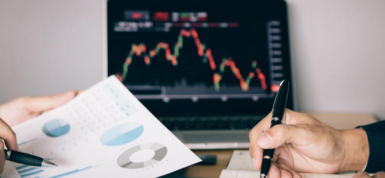 Banner de la Carrera de Finanzas en Línea