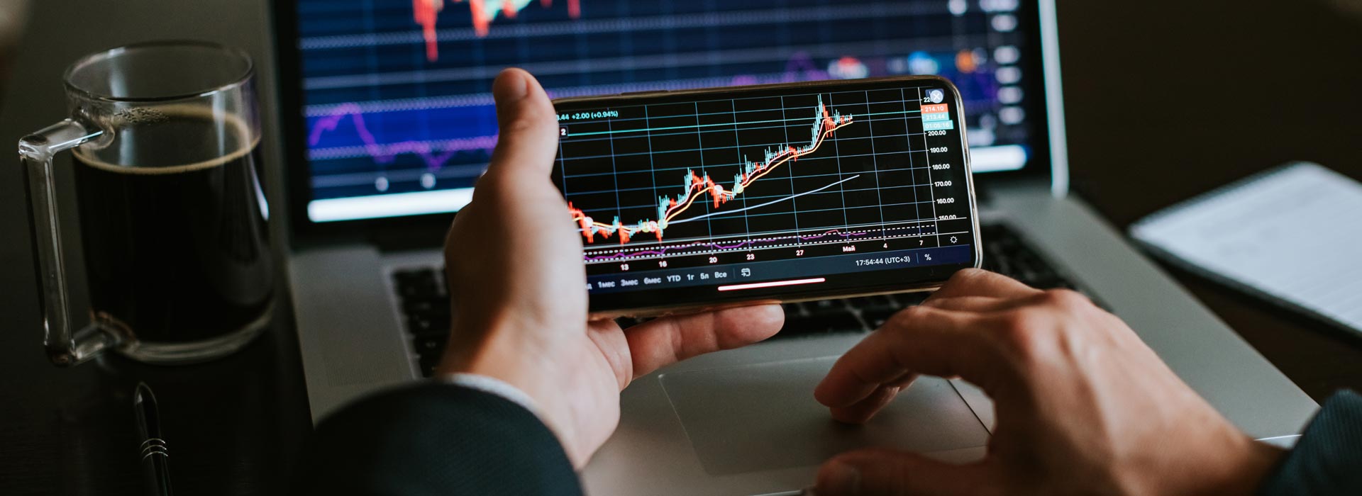 Banner de la Carrera de Finanzas en Línea