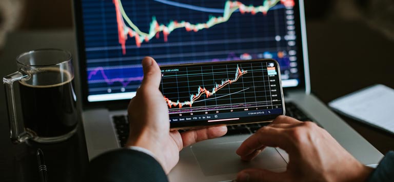 Banner de la Carrera de Gestión Finanzas en Línea