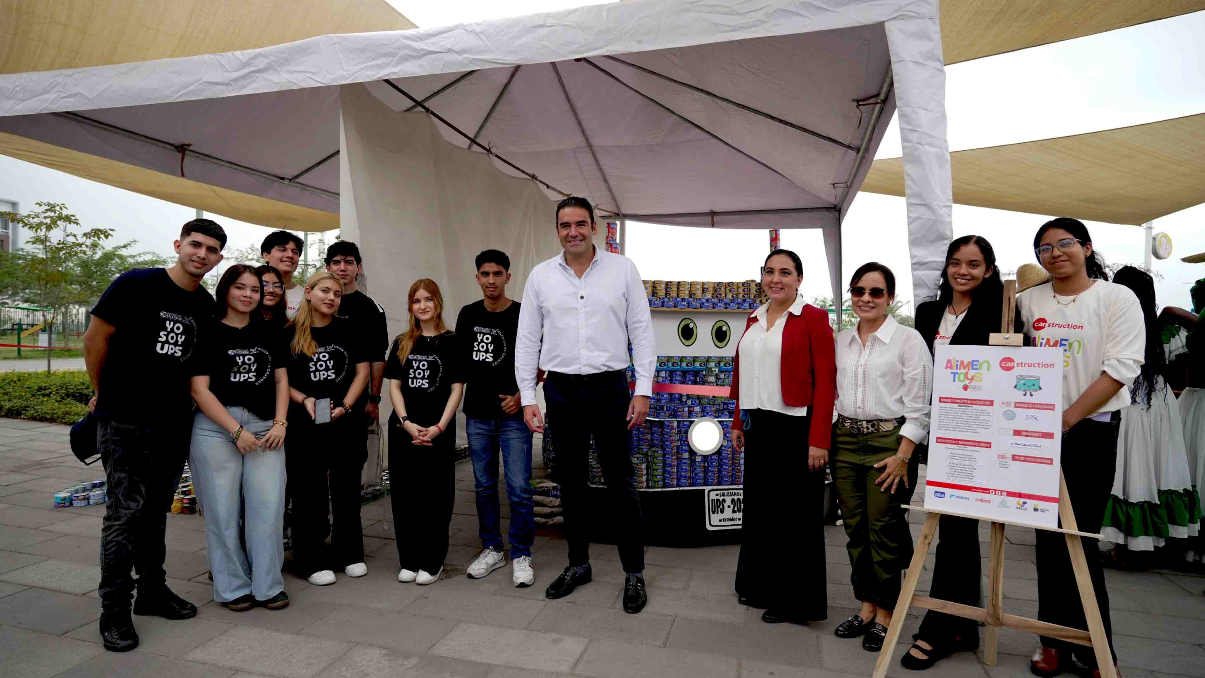 Talento y solidaridad: escultura de la UPS Guayaquil obtiene el primer lugar