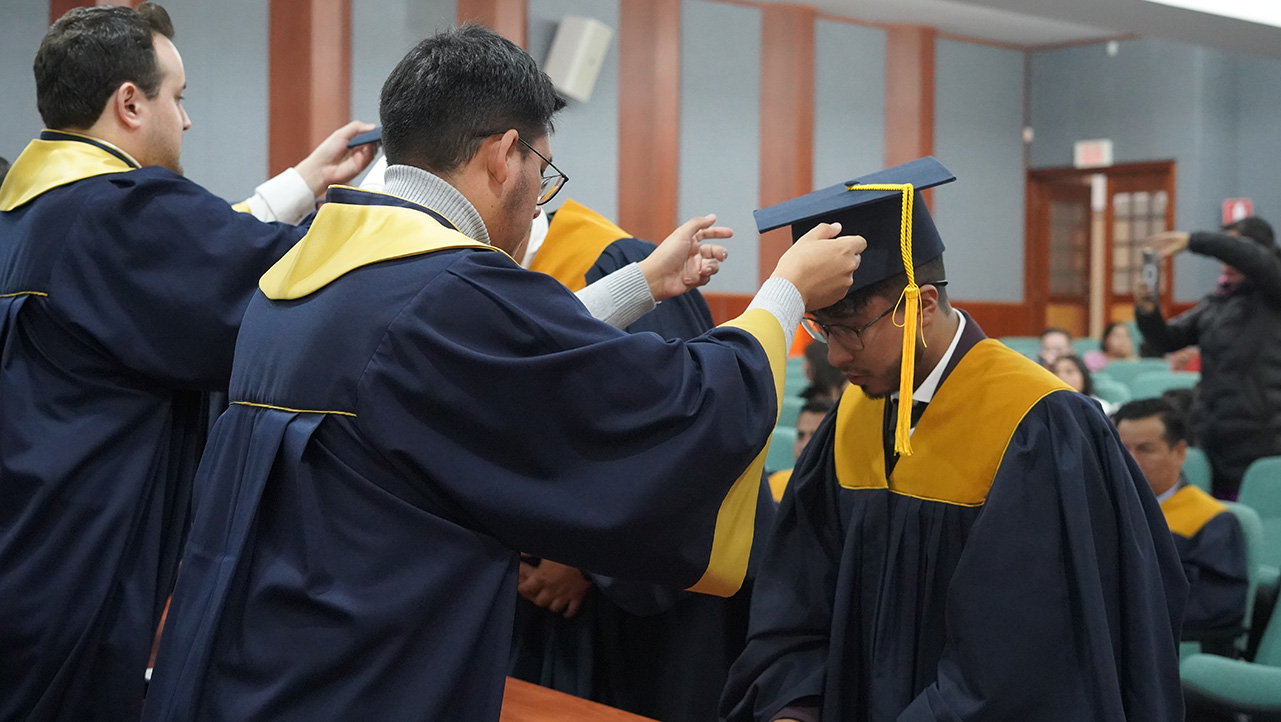 UPS gradua la primera promoción de tecnólogos en modalidad dual