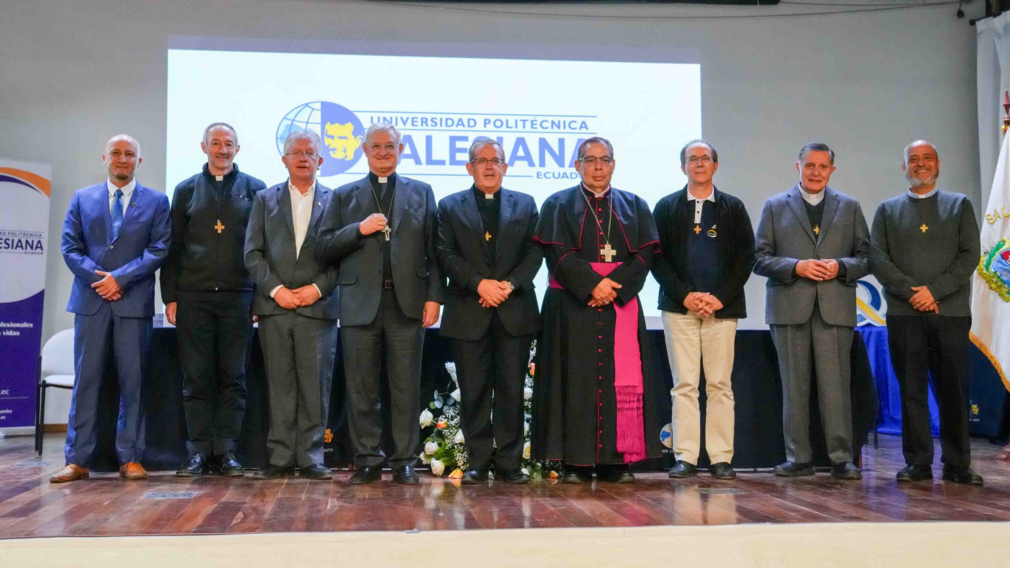 Mesa directiva en la sesión solmene&nbsp;