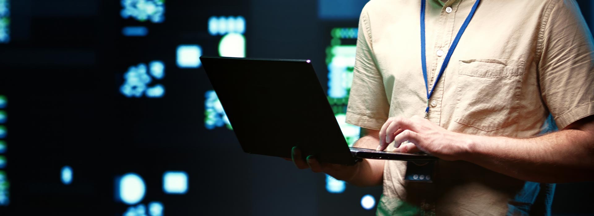 Banner de la Carrera de Ingeniería en Redes Inteligentes