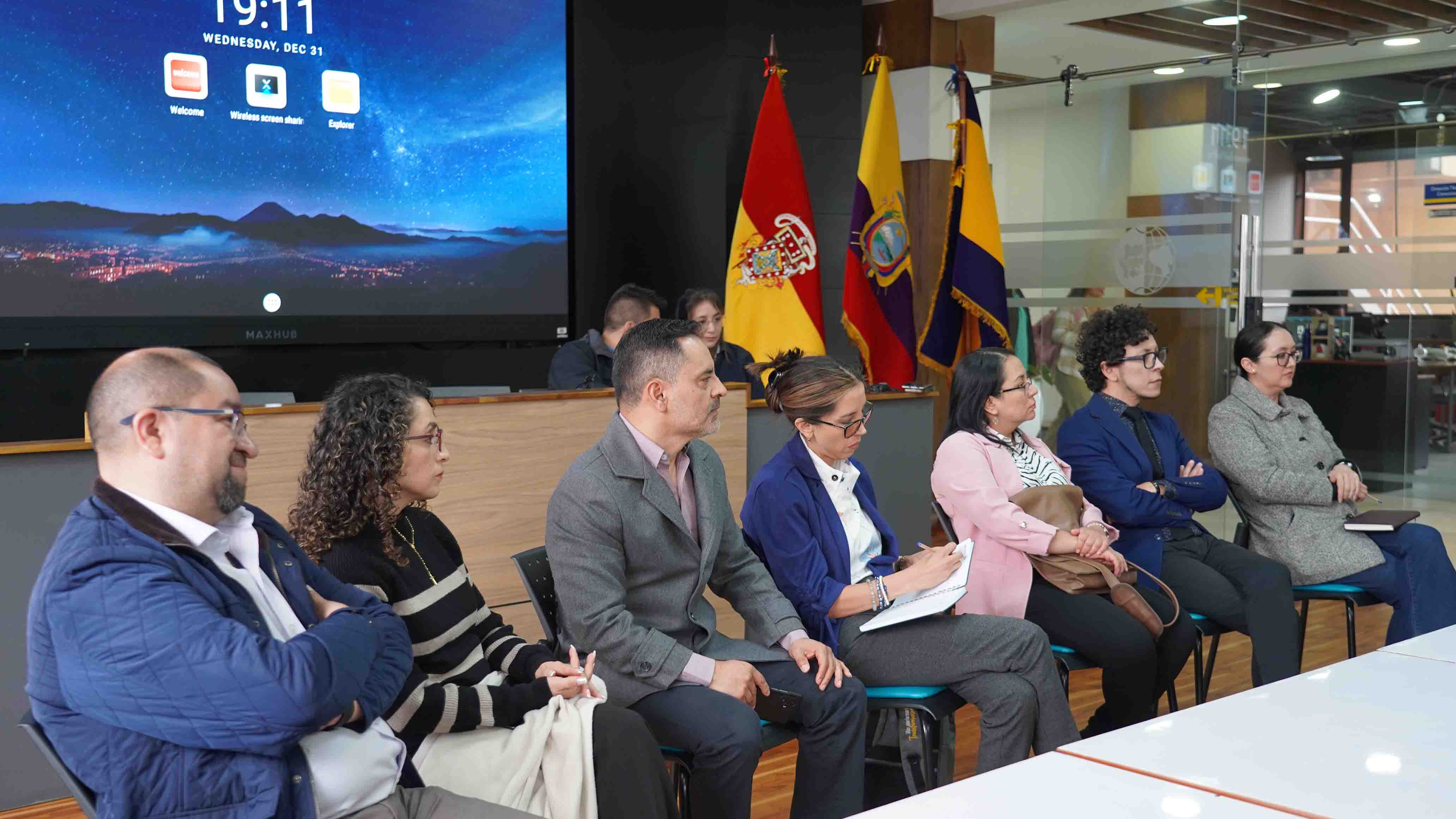 Docentes de la UPS reciben ala comisión del C.I.JPG